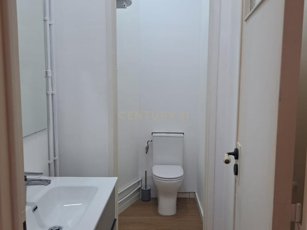 T0, Open-Space com 78 m², na Costa do Castelo - Image 4