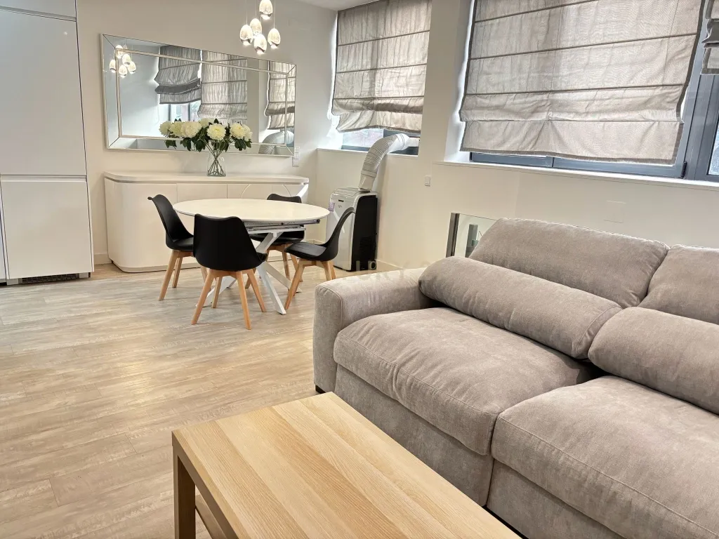 Apartamento T1 na Praça Marquês de Pombal, Lisboa - Oportunidade Única/Mobilado - Image 15