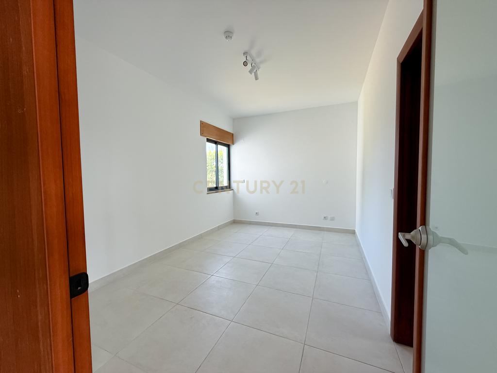 Moradia T5 para arrendamento no Palmela Village - Image 40
