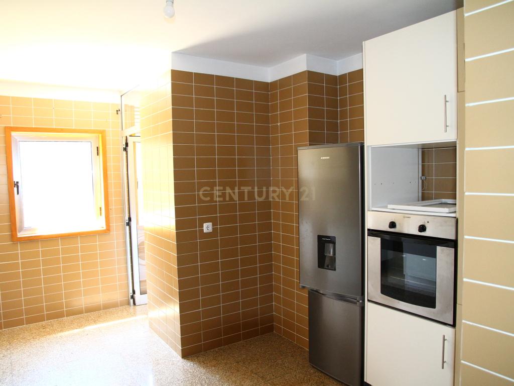 Apartamento T3 com Garagem e Arrumos, Moreira da Maia, Maia - Image 15