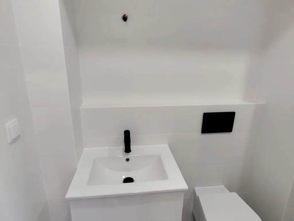 Excelente Oportunidade! T3 Totalmente Renovado nos Olivais. - Image 7
