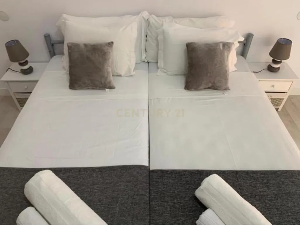 Apartamento T3 + 1 com Licença de Alojamento Local – Estrela / Campo de Ourique, Lisboa - Image 15