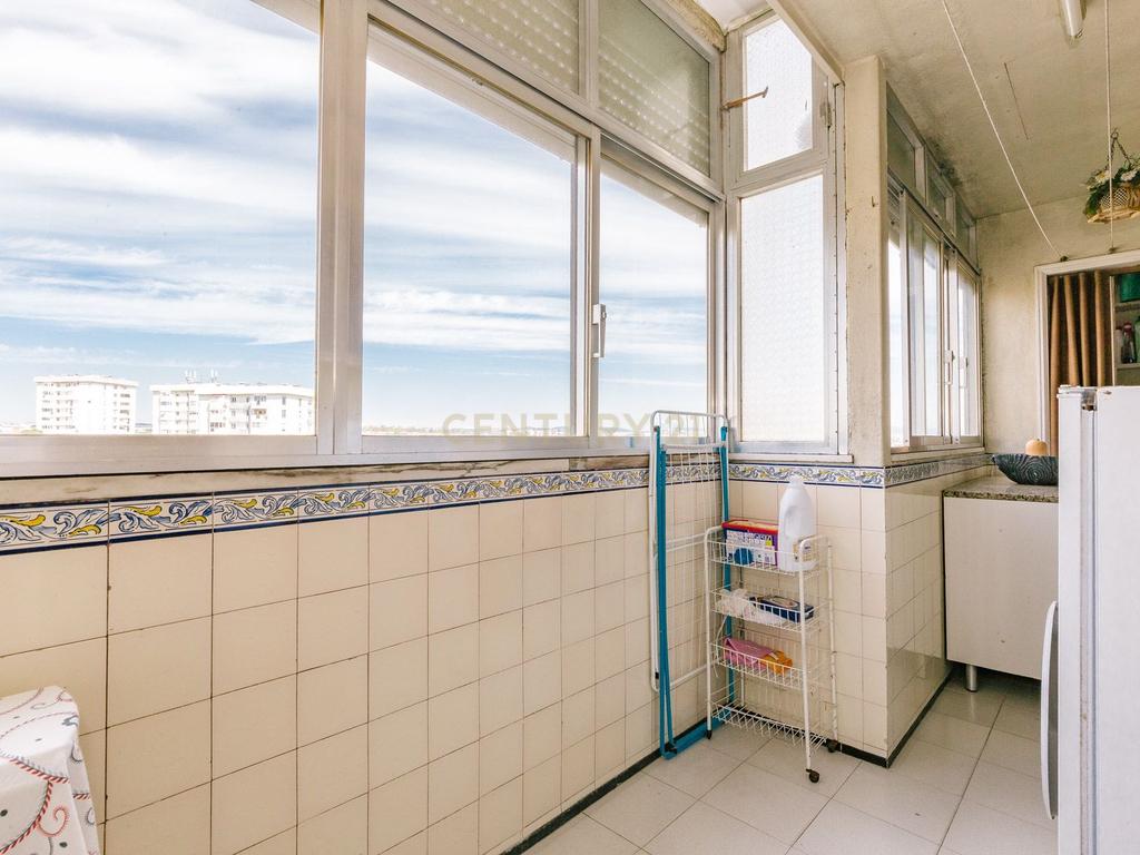 Apartamento T5 com Vista Deslumbrante sobre o Tejo – Olivais - Image 24