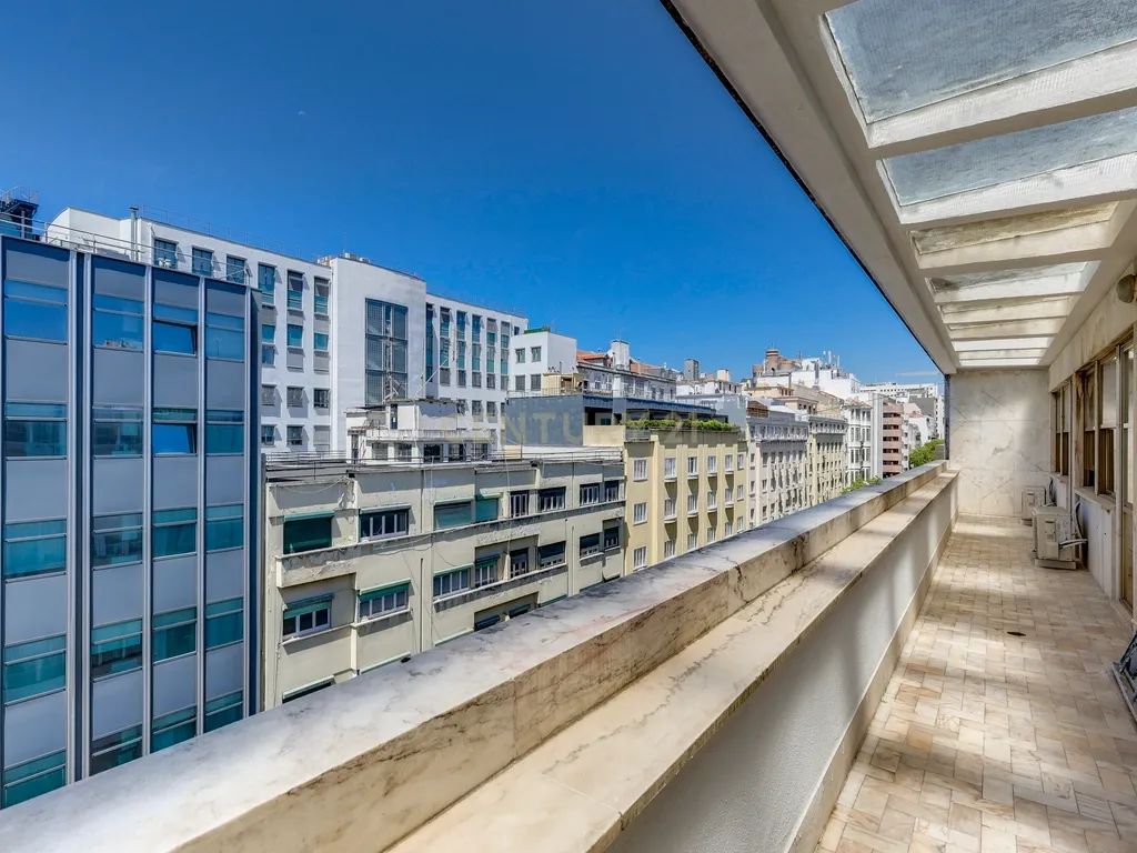 Escritório em zona de prestígio com 210 m² a 30 metros da Avenida da Liberdade! - Image 28