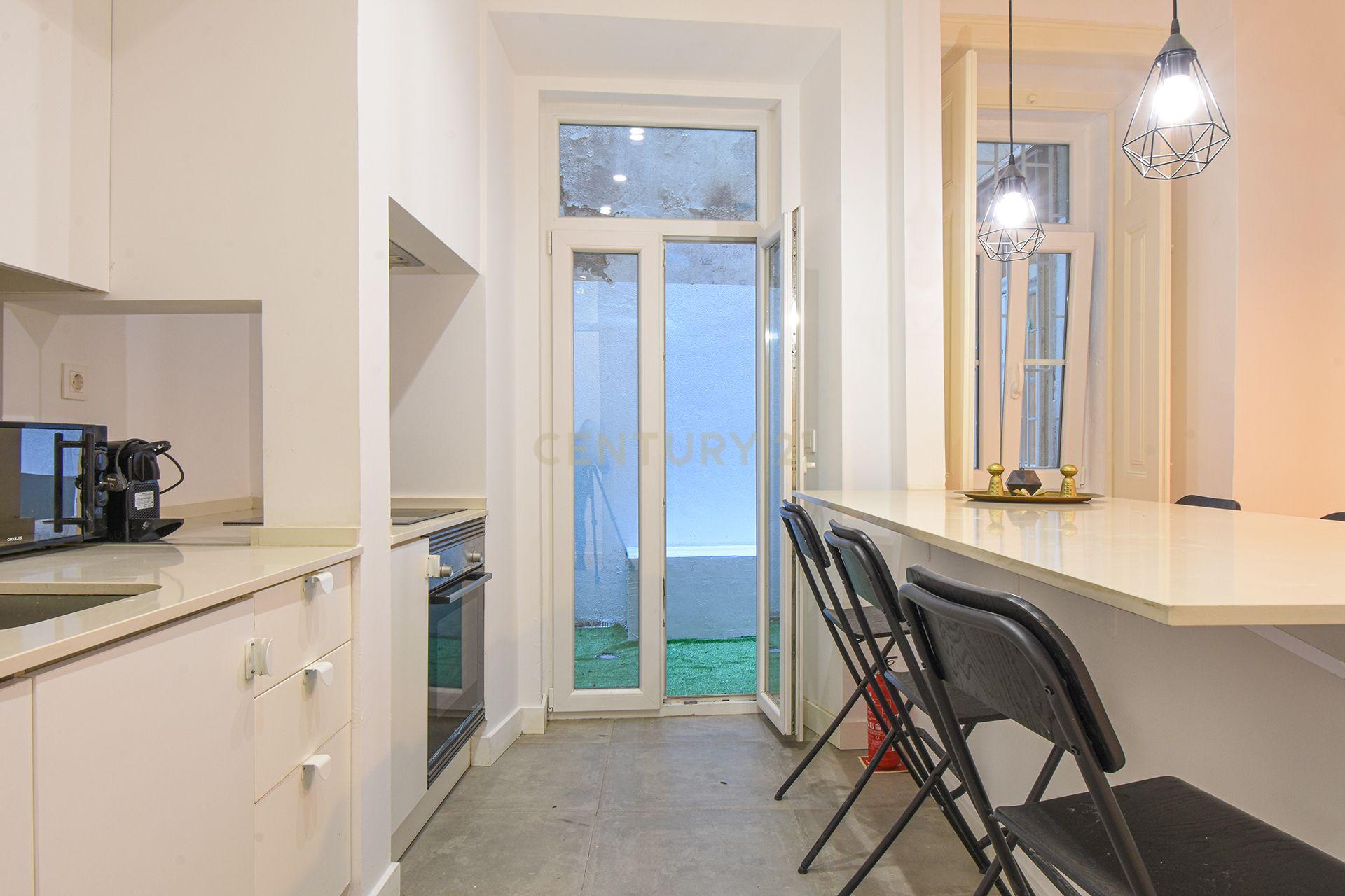 Apartamento T3 renovado com Licença AL - Lisboa - Image 12