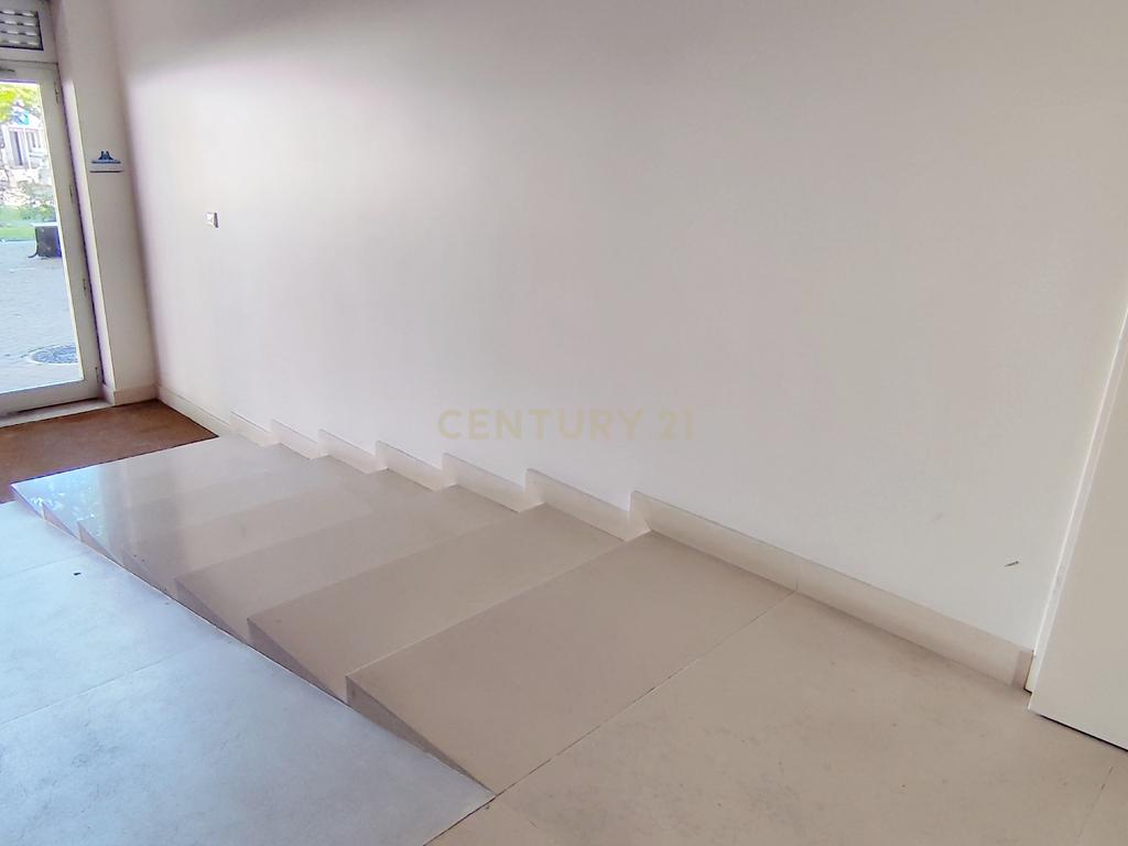 Apartamento quase novo, no centro da cidade de Chaves - Image 17