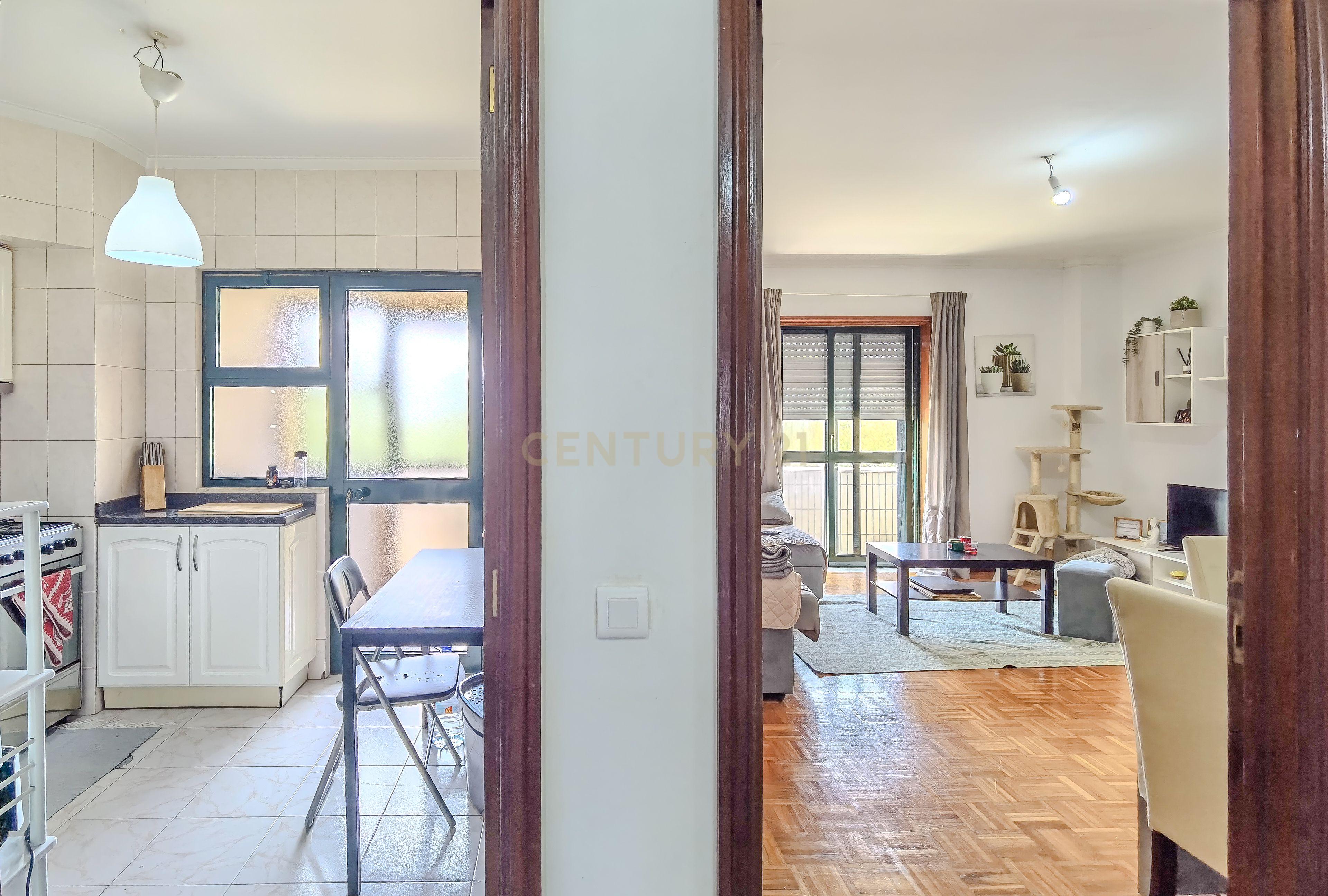 Apartamento T1+1 com Garagem e Vista Rio, Oliveira do Douro, Vila Nova de Gaia - Image 11
