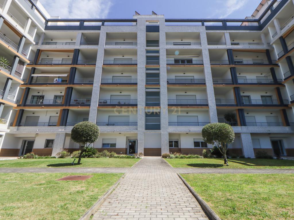 Apartamento duplex T2+2 com terraços - Image 32