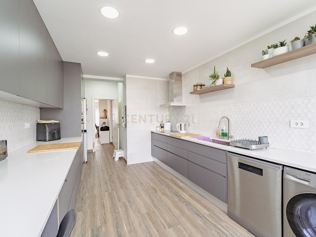 Apartamento T3 em Carnaxide, Lisboa - Image 20