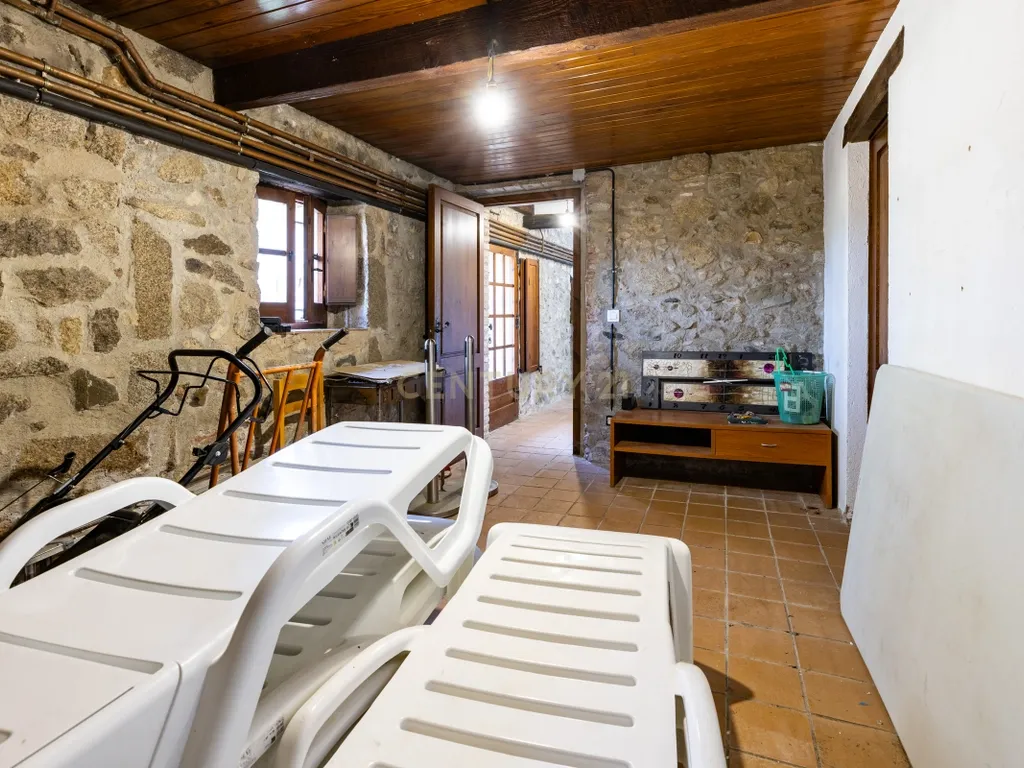 MASIA CATALANA EN VENDA A LLAGOSTERA – MÉS DE 7 HECTÀREES DE TERRENY, LLICÈNCIA TURÍSTICA, PISCINA I CAMP DE FUTBOL - Image 104