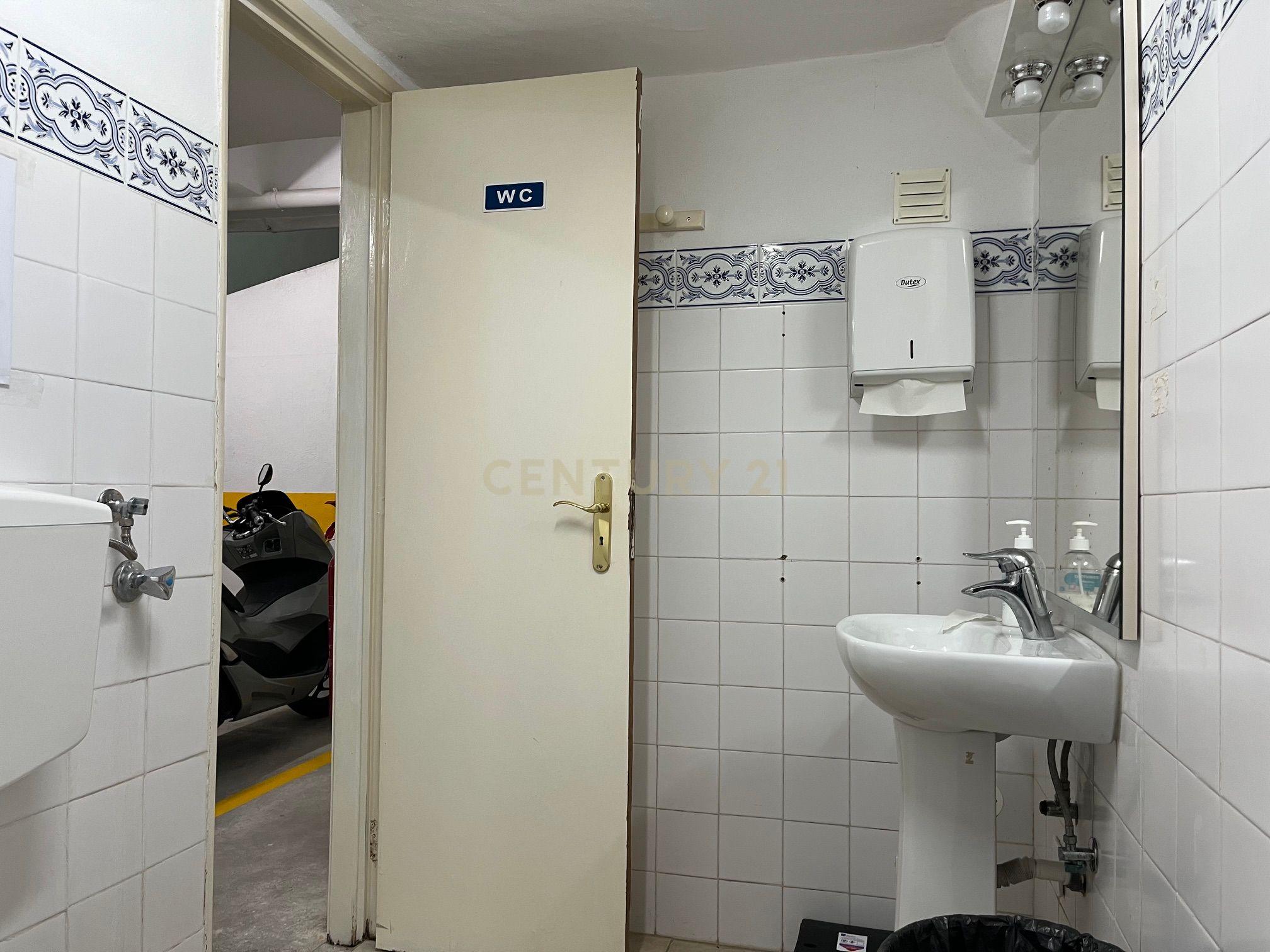 Fotografia 11 de Garagem e Armazém na Cova da Piedade em Almada