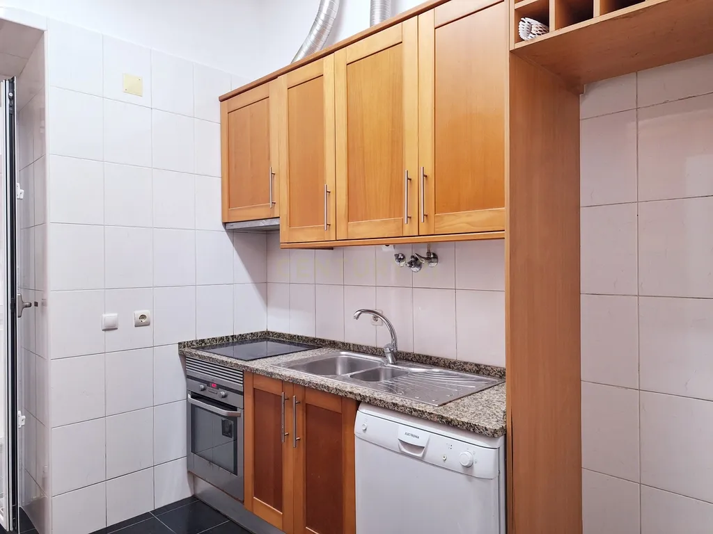 Apartamento T3 para Arrendamento em Campolide - Image 20