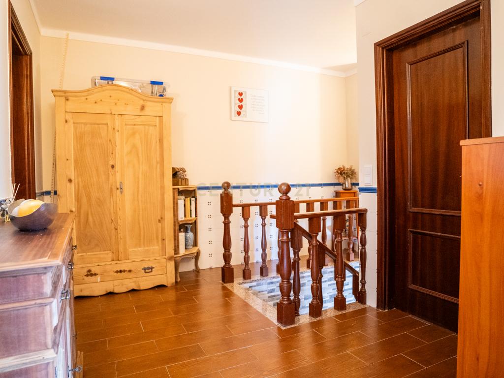 🏡 Moradia T4 Impecável em Olho Marinho – a poucos minutos de Peniche! - Image 52