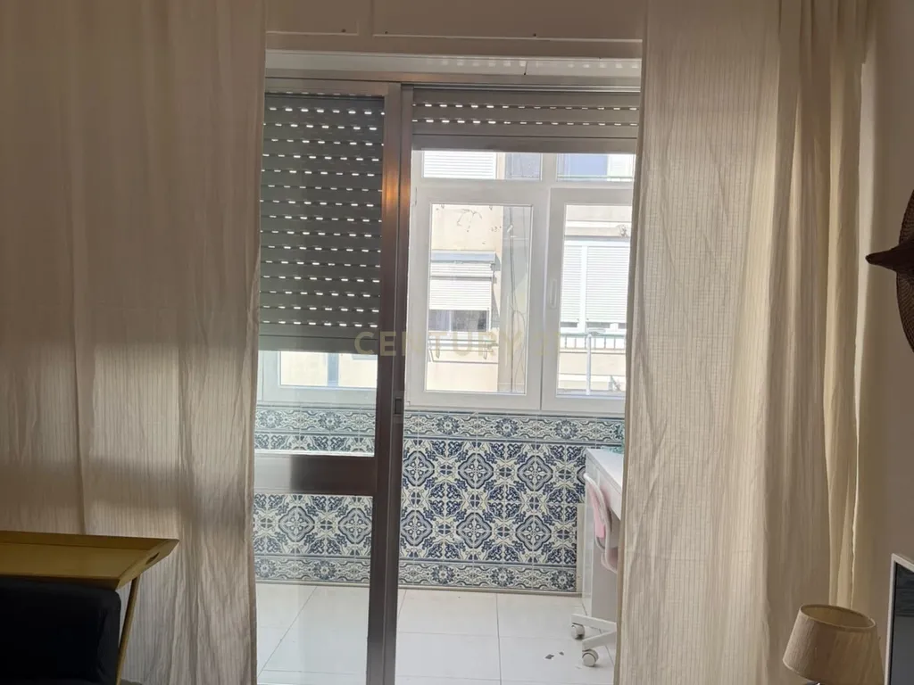 T1 em Algés, Oeiras - Localização Central e Conforto - Image 2