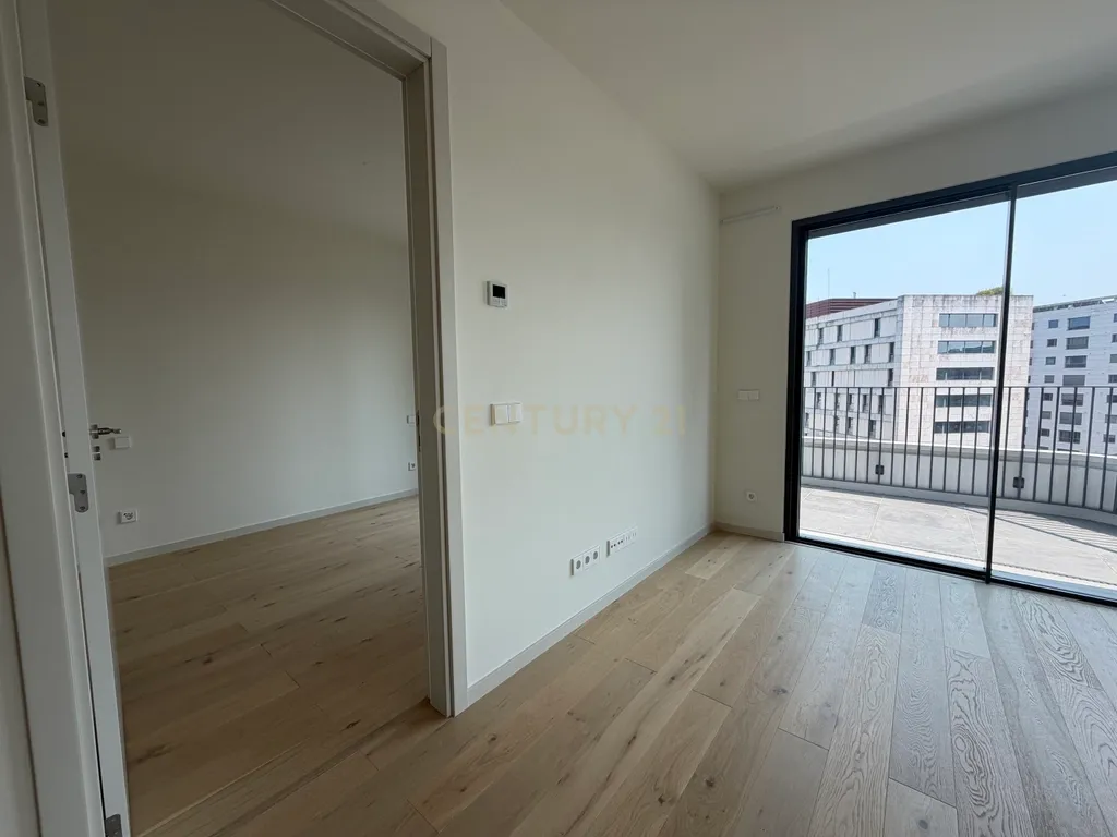 T1 no Parque das Nações, Empreendimento Distrikt, com Varanda e Vista Rio - Image 16