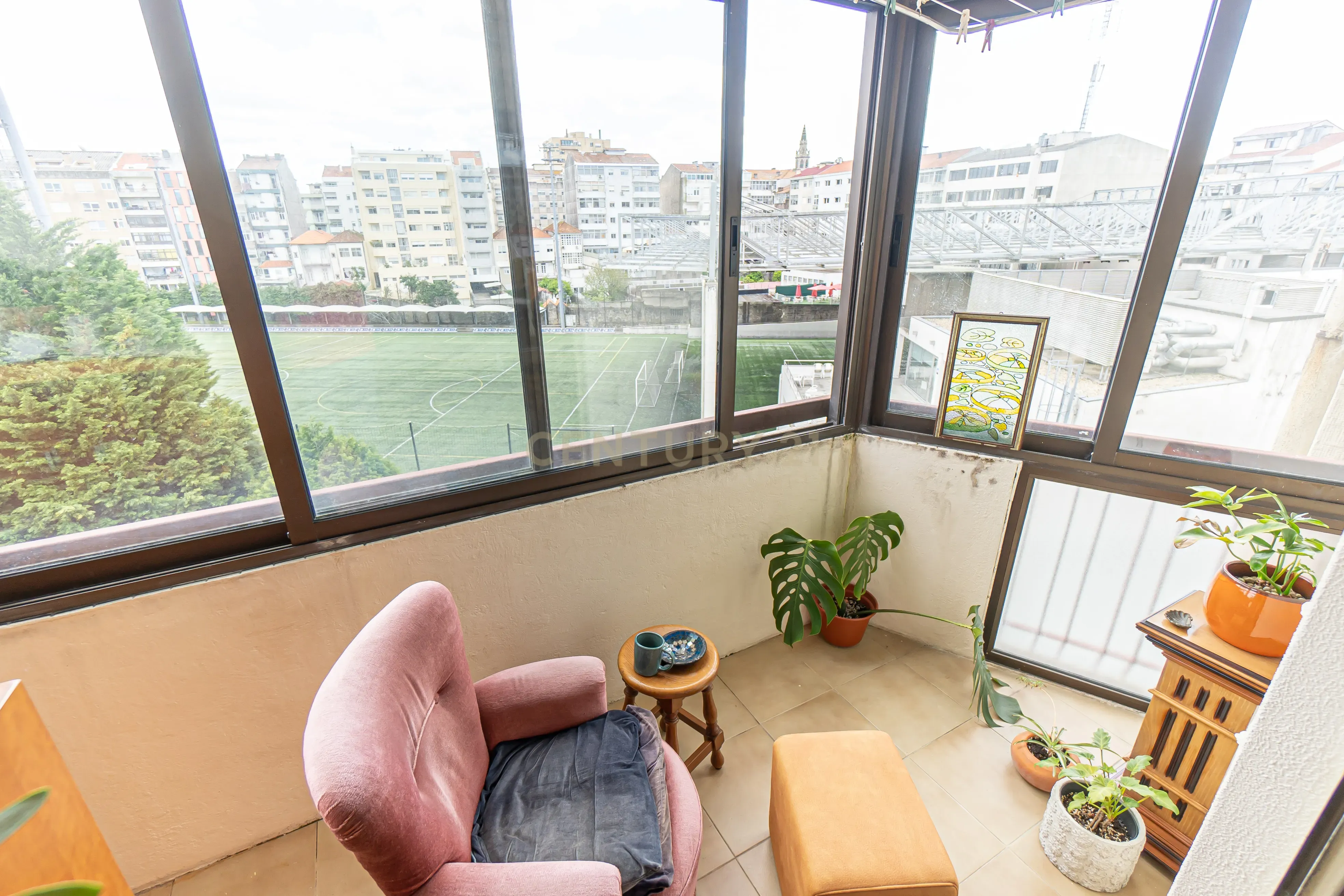 Apartamento T1 com garagem e varanda à Venda – Constituição | Porto Junto ao Vitalis Park (Centro de Treinos FCP) - Image 5