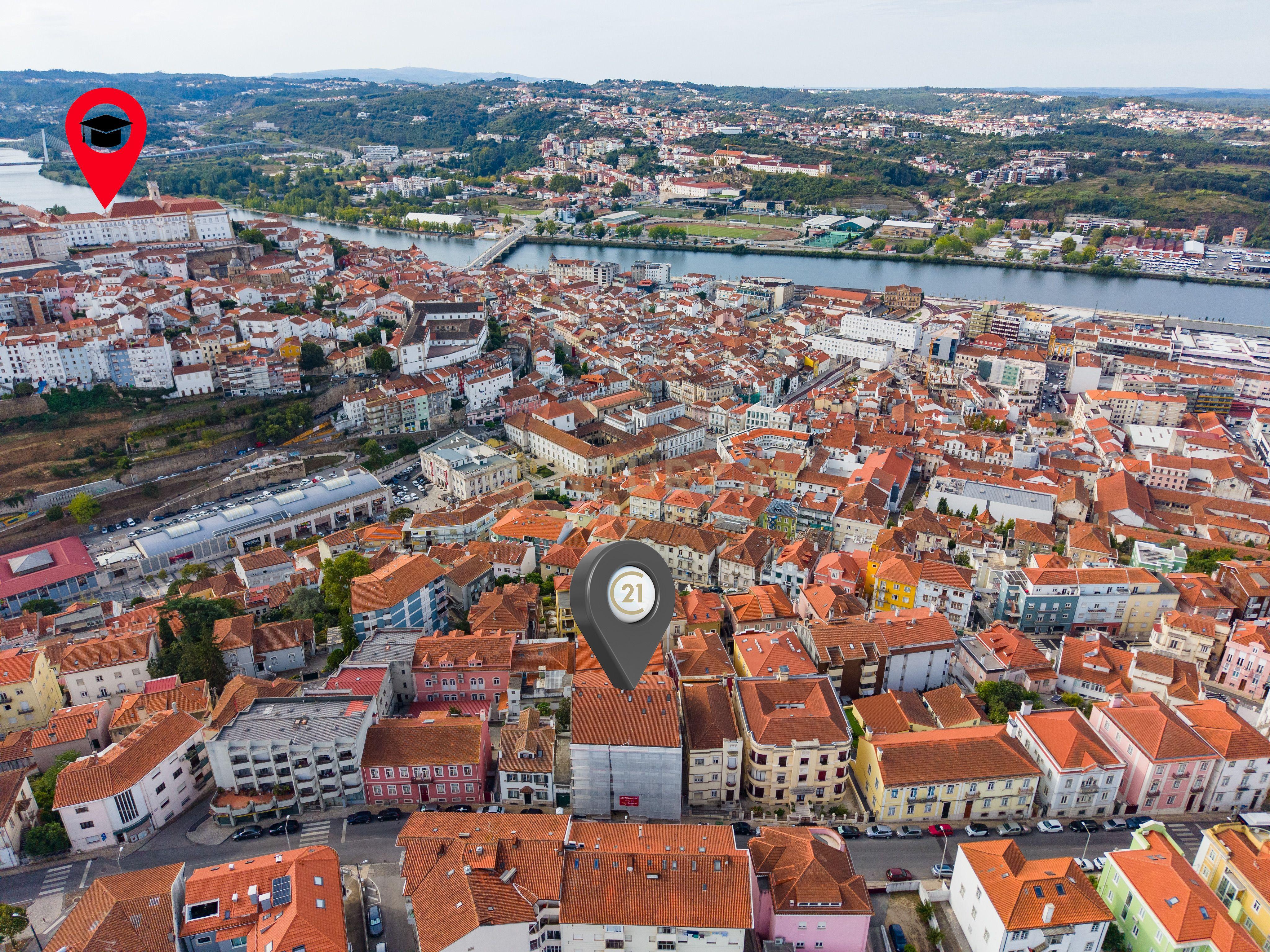 Apartamento T3 à venda em Coimbra (Sé Nova, Santa Cruz, Almedina e São Bartolomeu), Coimbra — foto 2