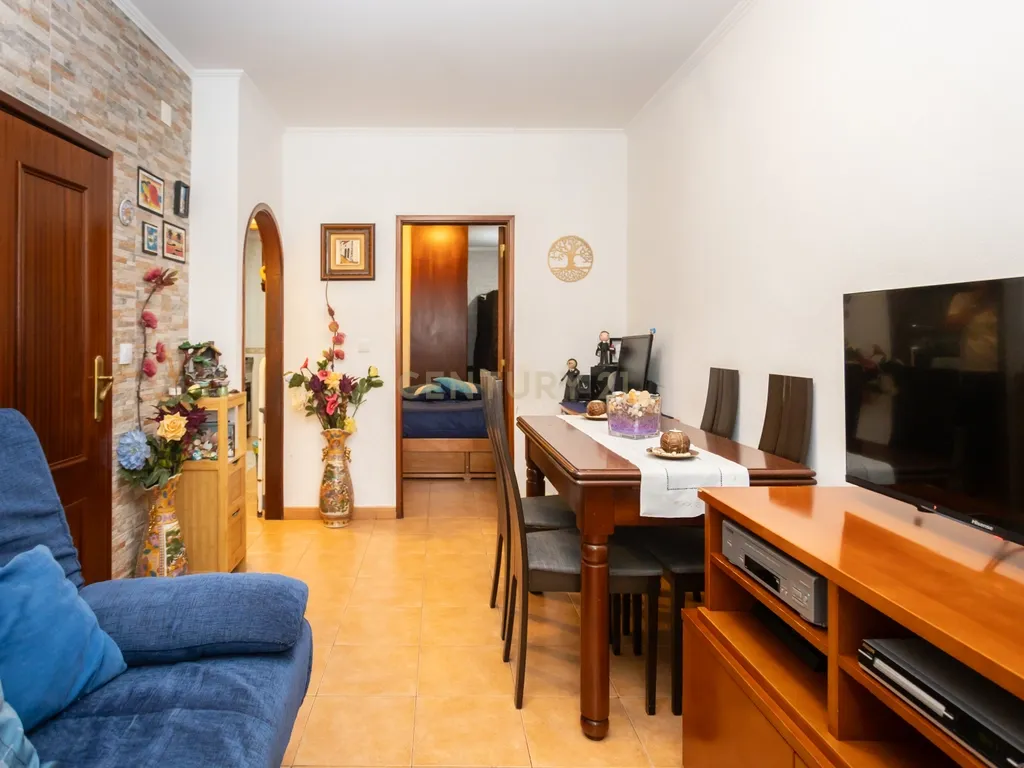 Apartamento T2 no centro de Sesimbra, a poucos passos da praia - Image 3