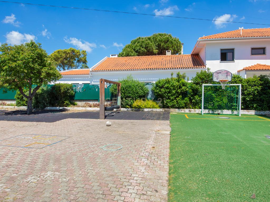 Moradia para venda | 500m² construídos | 1.060m² Terreno | Alapraia | São João do Estoril | Cascais - Image 3