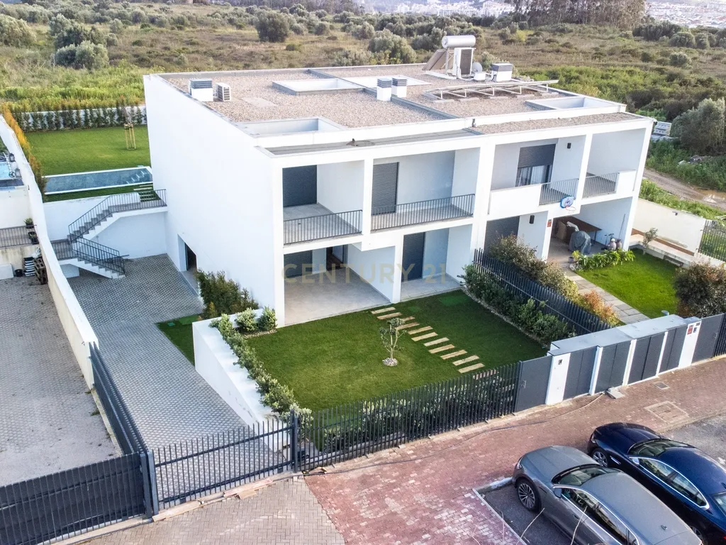 Moradia T4 – Empreendimento Sky City - Serra de Carnaxide - Image 52