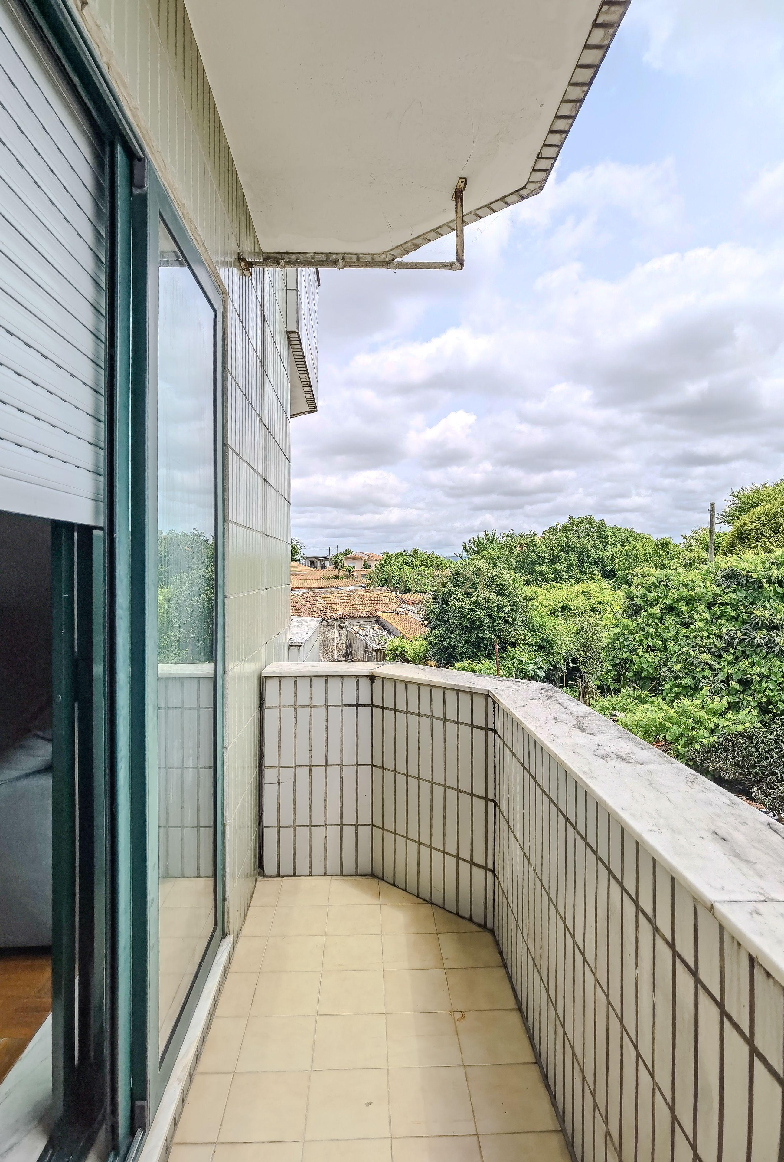 Apartamento T1+1 com Garagem e Vista Rio, Oliveira do Douro, Vila Nova de Gaia - Image 9