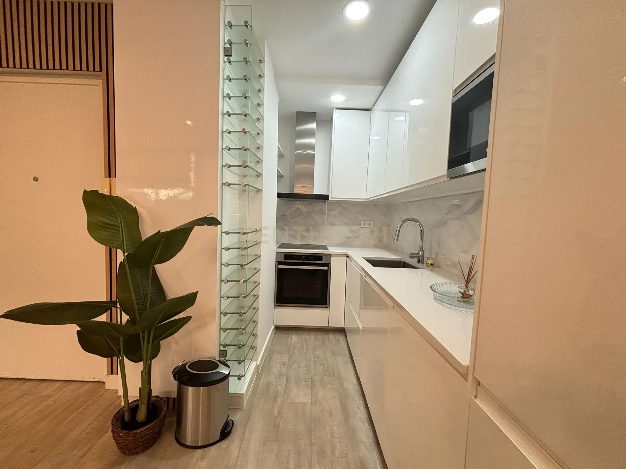 Fotografia 8 de Apartamento T1 na Praça Marquês de Pombal, Lisboa - Oportunidade Única/Mobilado