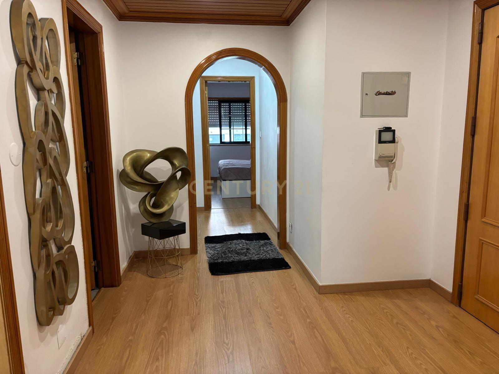 Apartamento T2 em Massamá Norte  - Image 13