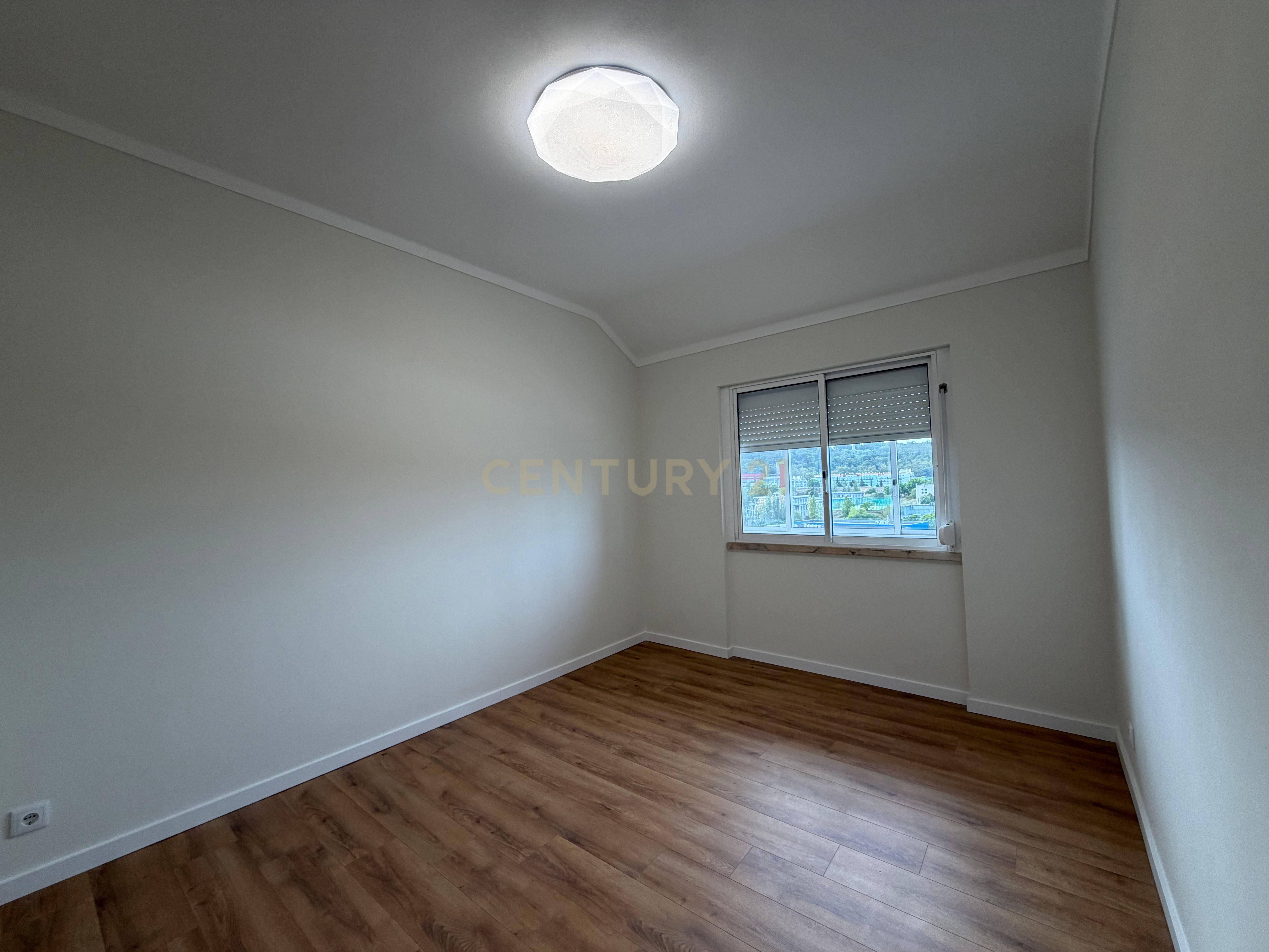 Fotografia 7 de Apartamento T0+1  em Benfica, Lisboa com Vista Panorâmica.