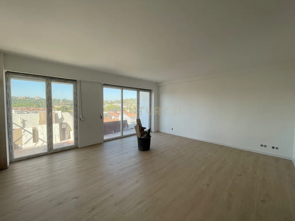 Apartamento Renovado em Tomar, 3 Quartos e 2 Casas de Banho - Image 2