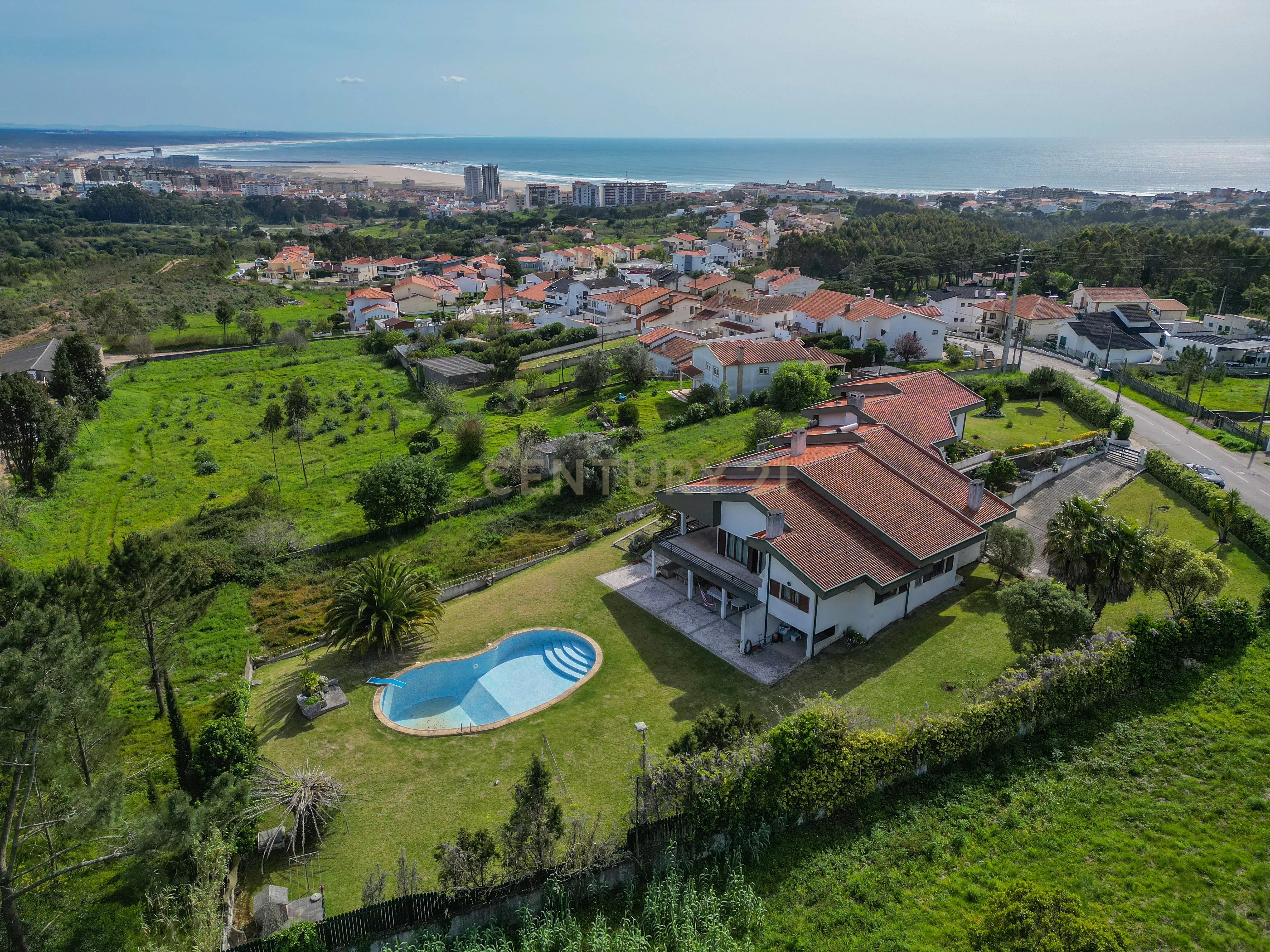 Luxuosa Moradia com Vista Mar na Figueira da Foz - Image 2