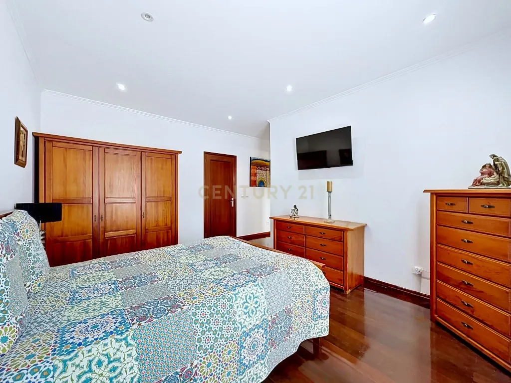 🏡 MORADIA T4 COM LICENÇA DE ALOJAMENTO LOCAL, PISCINA E ENORME POTENCIAL DE RENTABILIZAÇÃO - Image 40