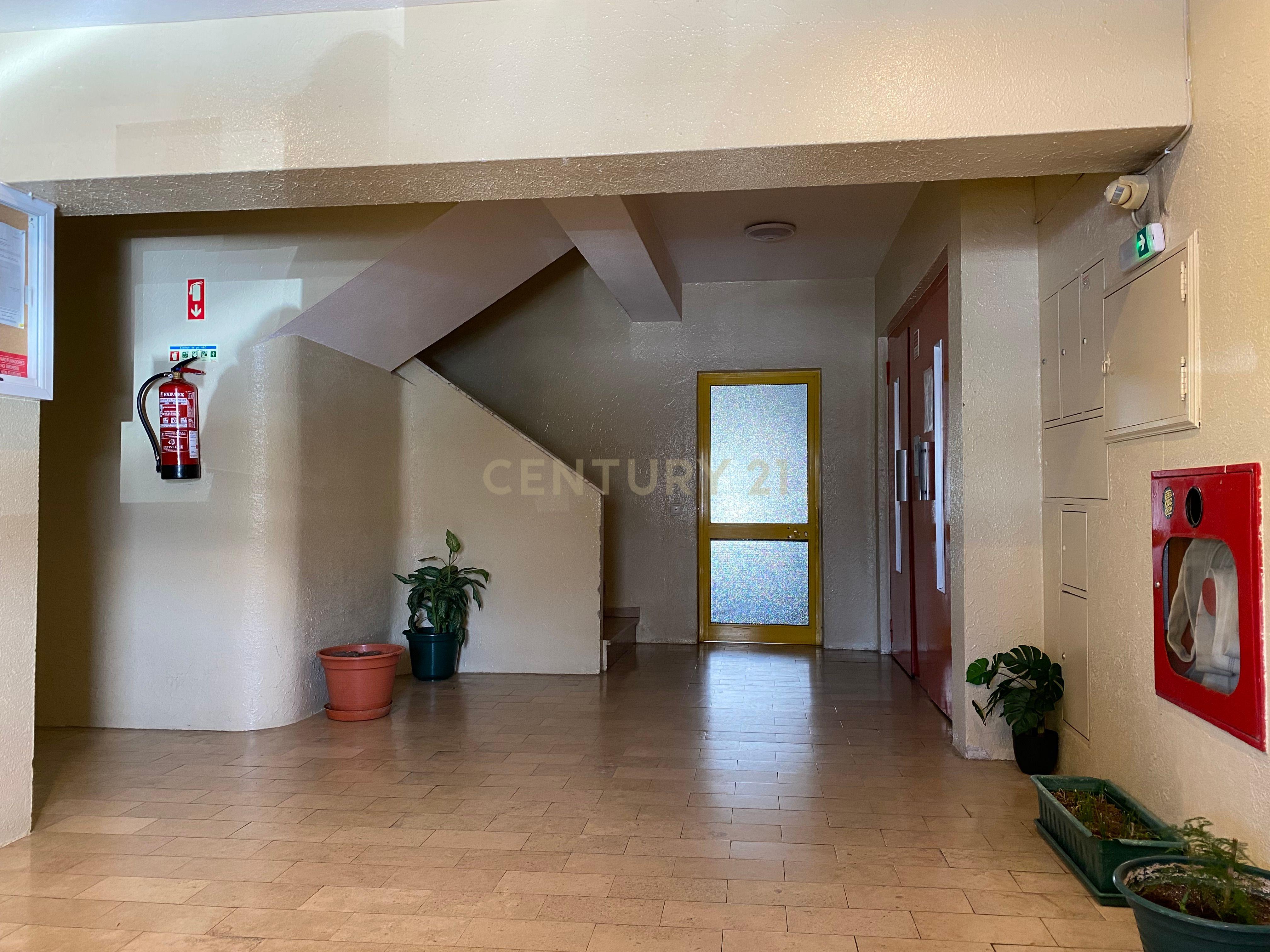 Apartamento T1 em Quarteira - Image 4