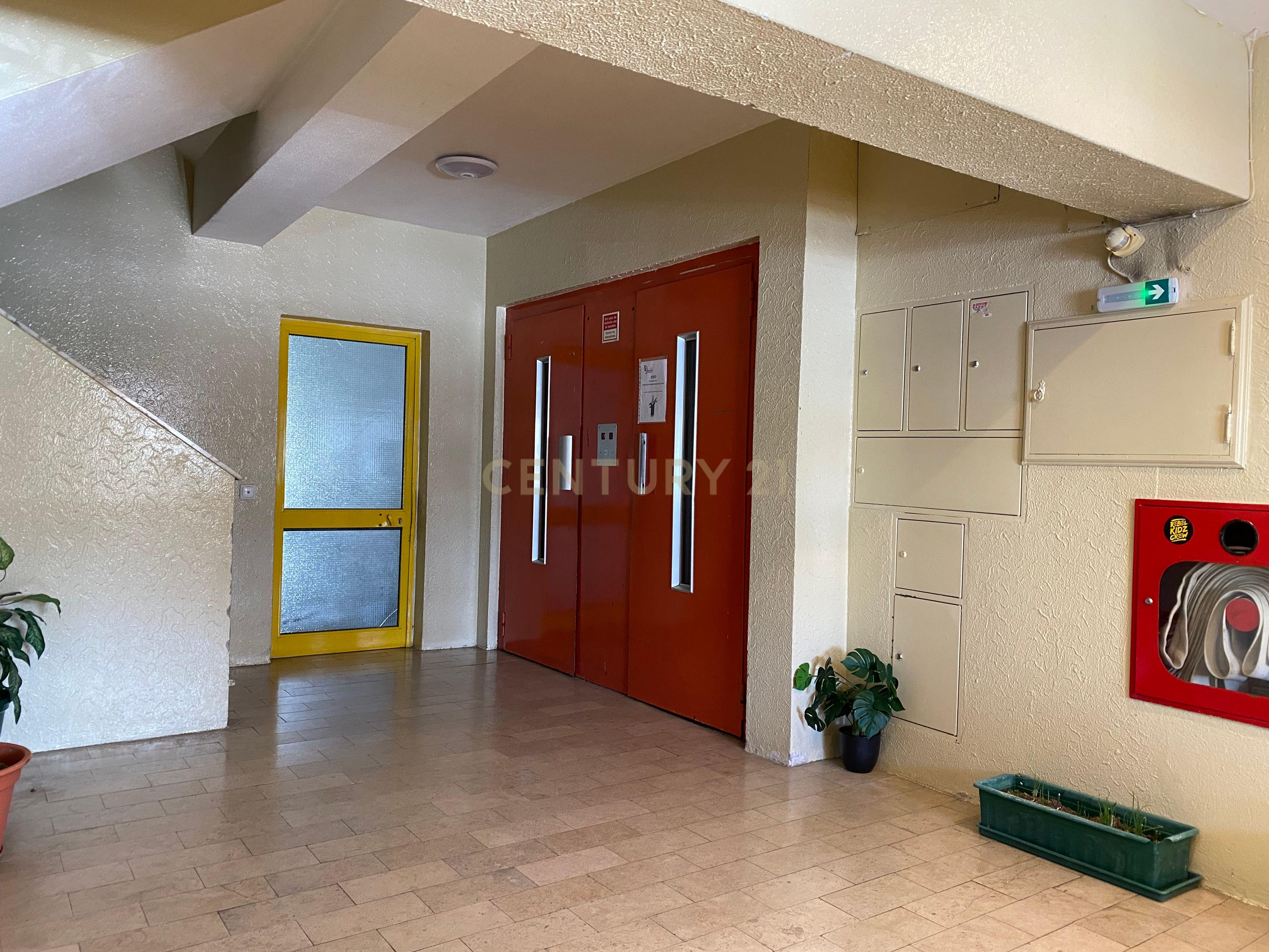 Apartamento T1 em Quarteira - Image 3
