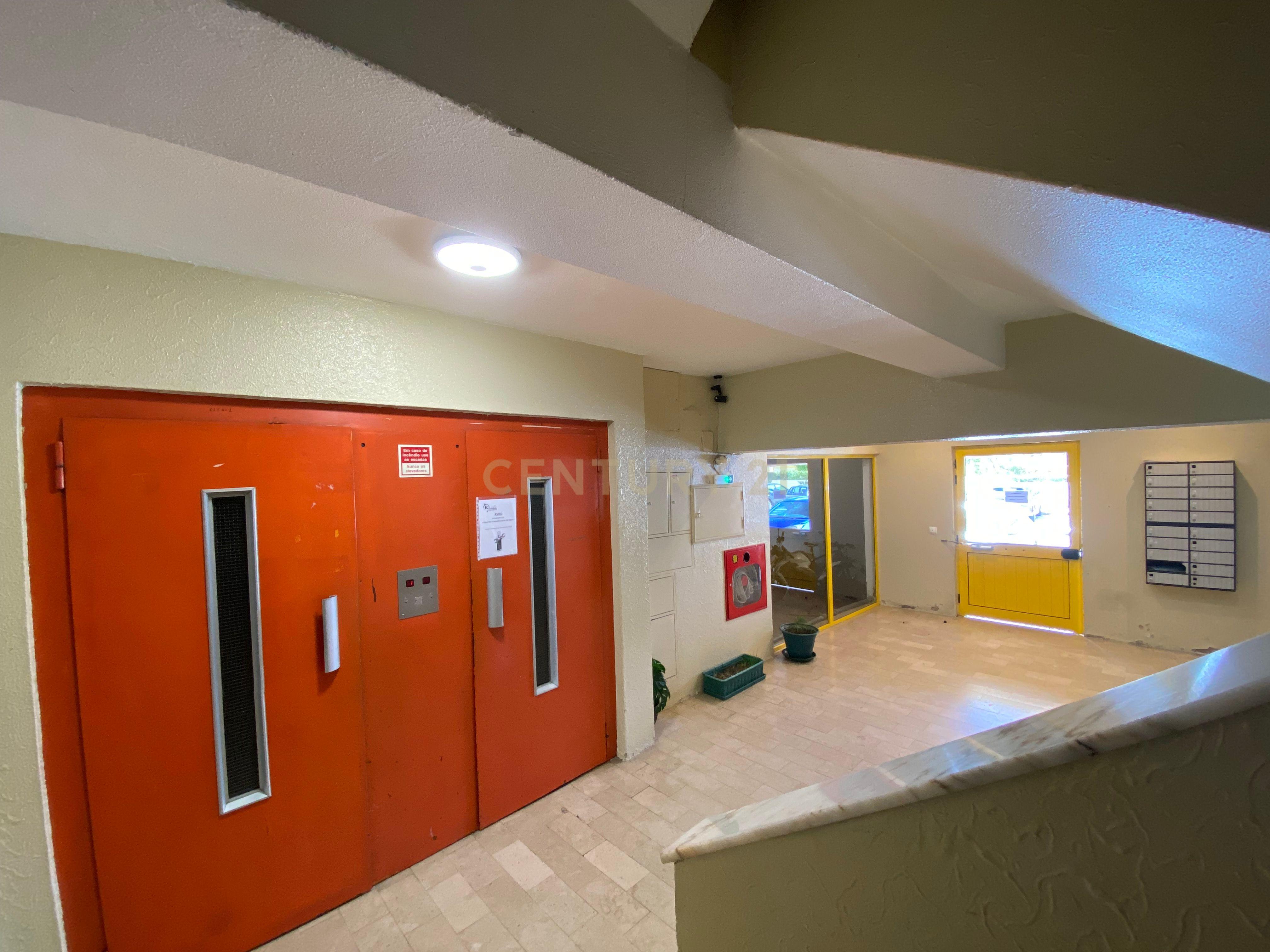 Apartamento T1 em Quarteira - Image 2