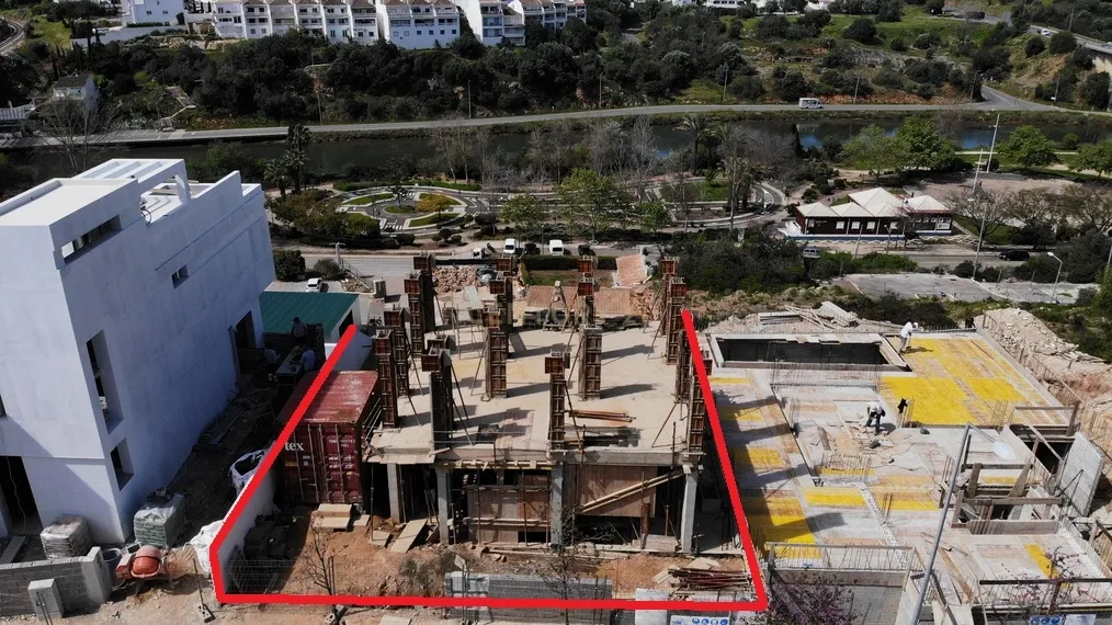 Moradia T3 com piscina em construção - Image 22