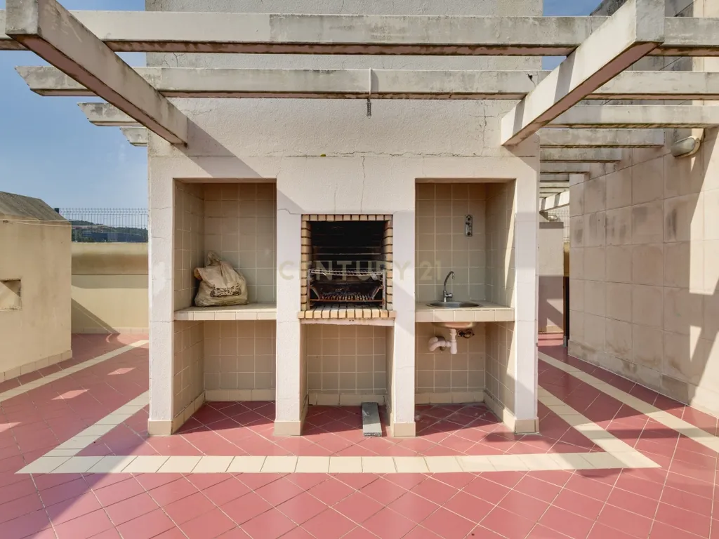 Apartamento T4 com Terraço Privativo e Churrasqueira no Condomínio Lezíria Parque | Vila Franca de Xira - Image 14