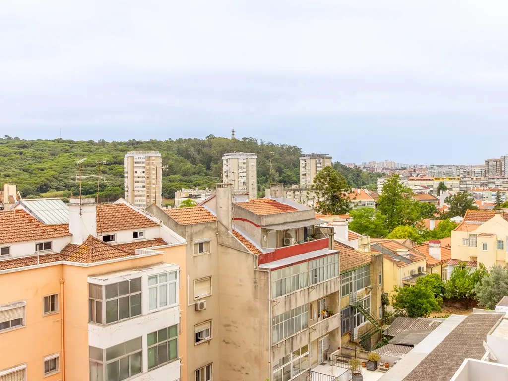 T1 | 65 m² | Luminosidade e excelente localização em Benfica - Image 17