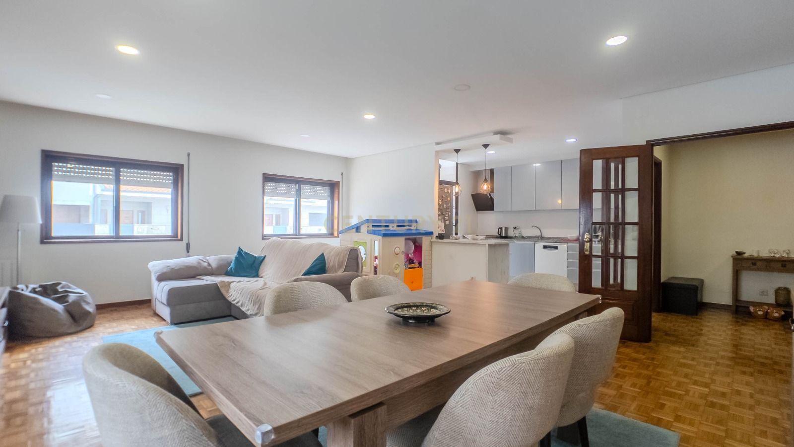Apartamento T3 em Gondomar com luz natural e boa localização - Image 4