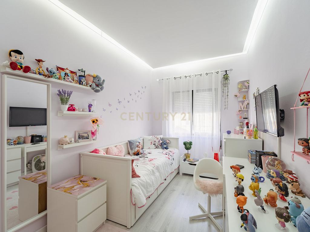 Apartamento semi-Renovado T2 em Seixal, Setúbal - 270.000€ - Image 11