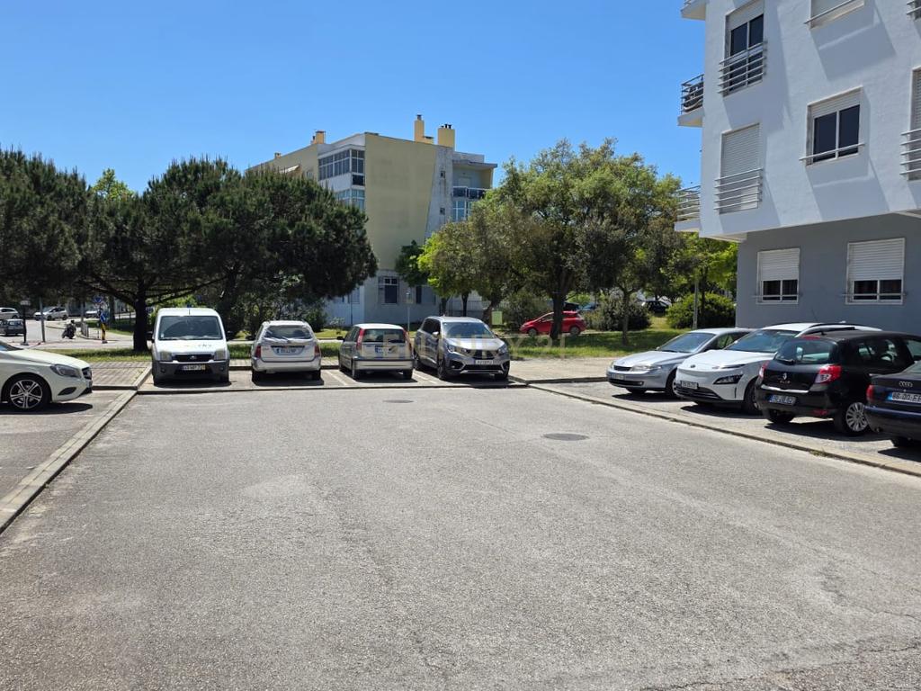 Apartamento T3 na Amora com ótimas áreas ( Novo periodo para visitas próxima 5 feira, de tarde,  dia 5 Junho 2025 - Image 28