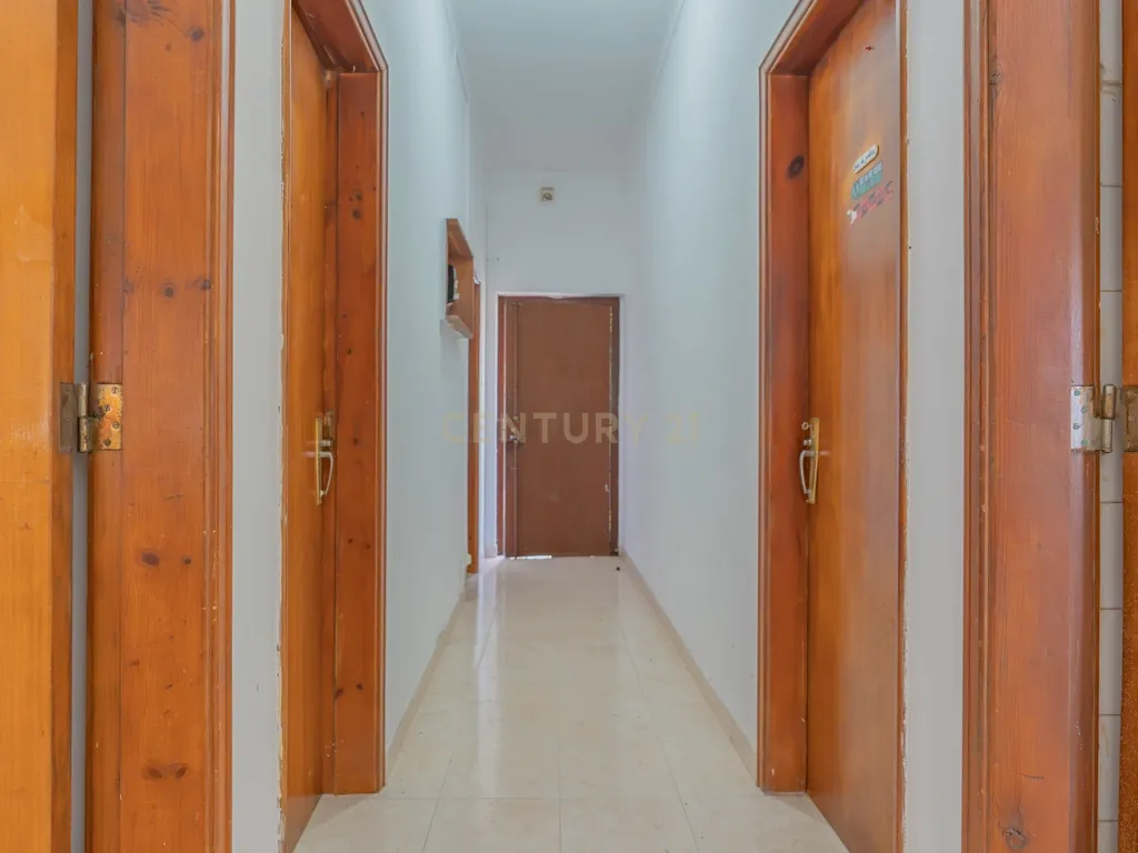 Moradia Isolada com Terreno de 1041 m² – Um Mundo de Possibilidades! - Image 70