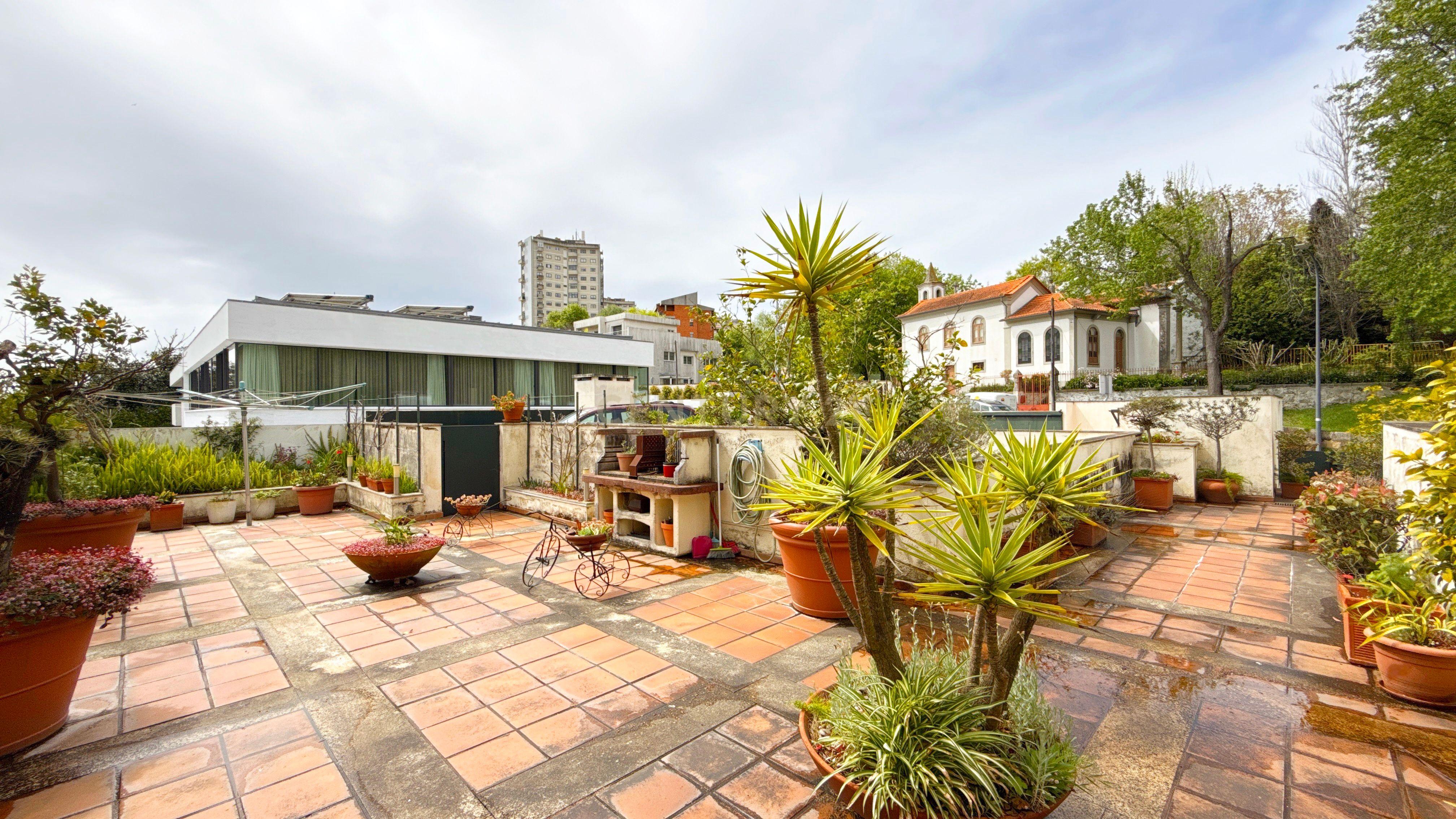 APARTAMENTO T5 DUPLEX | VISTA RIO | LORDELO DO OURO – FOZ, PORTO - Image 34