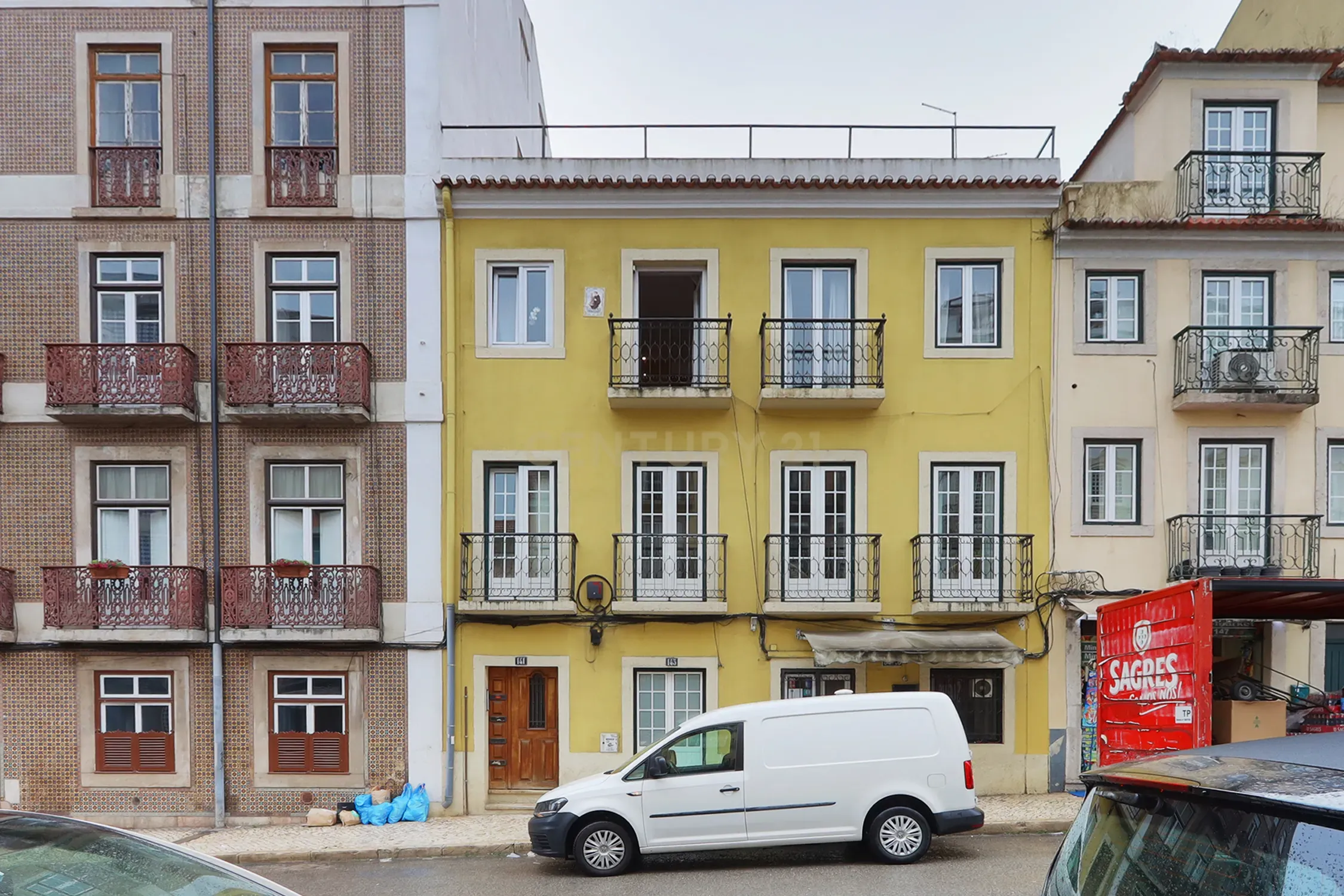T1+1 Duplex na Rua de São Bento - Image 18