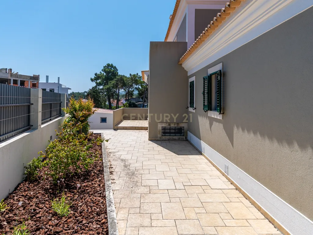 Moradia T5 com piscina em Sesimbra - Image 13