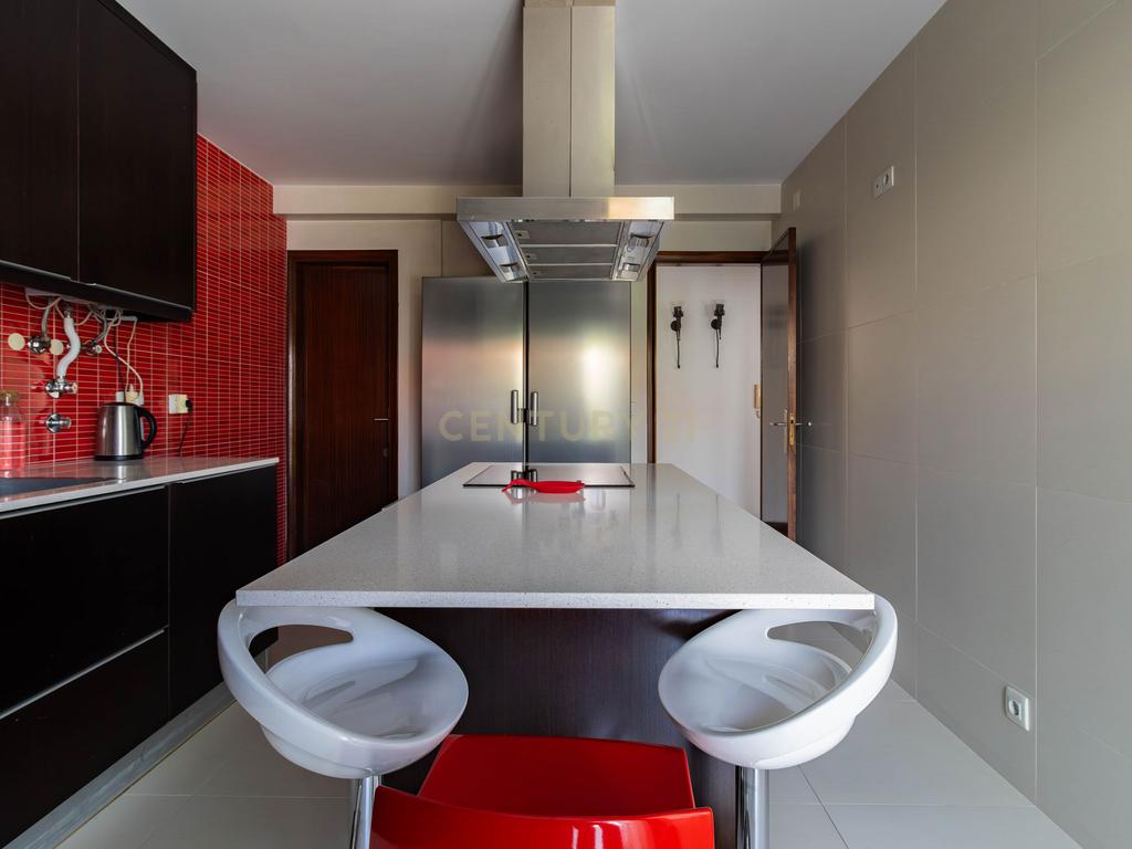 Moradia T3 com Jardim, Garagem e Cave em Embra, Marinha Grande - Image 14