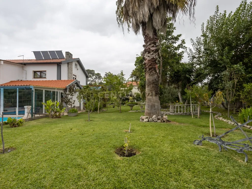 Fantástica Moradia Versátil com Piscina e Jardim, junto a serra da Arrábida – Setúbal - Image 6