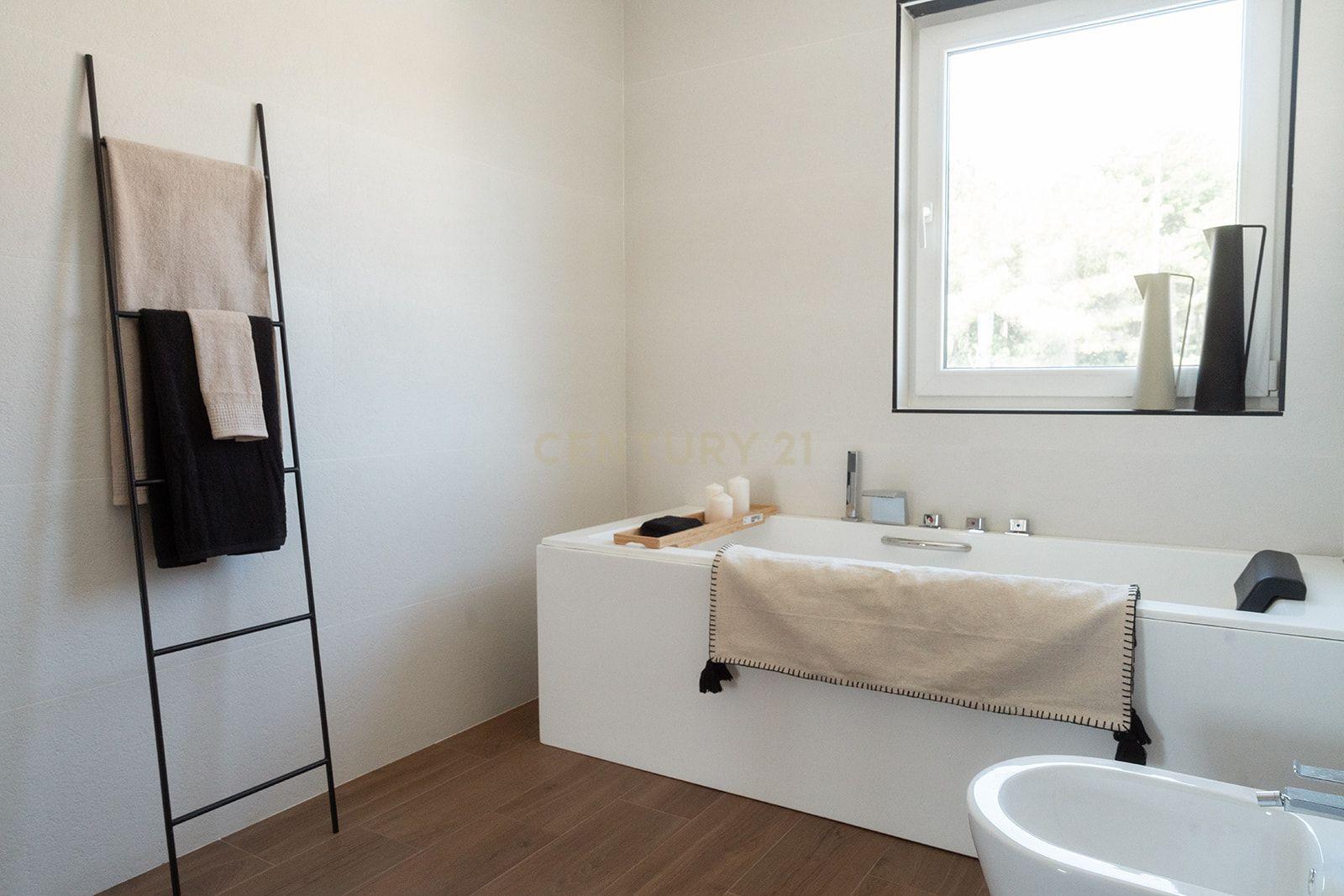 🏡 Casa nova em Cunit – Design, eficiência e conforto junto ao mar Estreie o seu lar ideal na rua Havana em Cunit! - Image 31