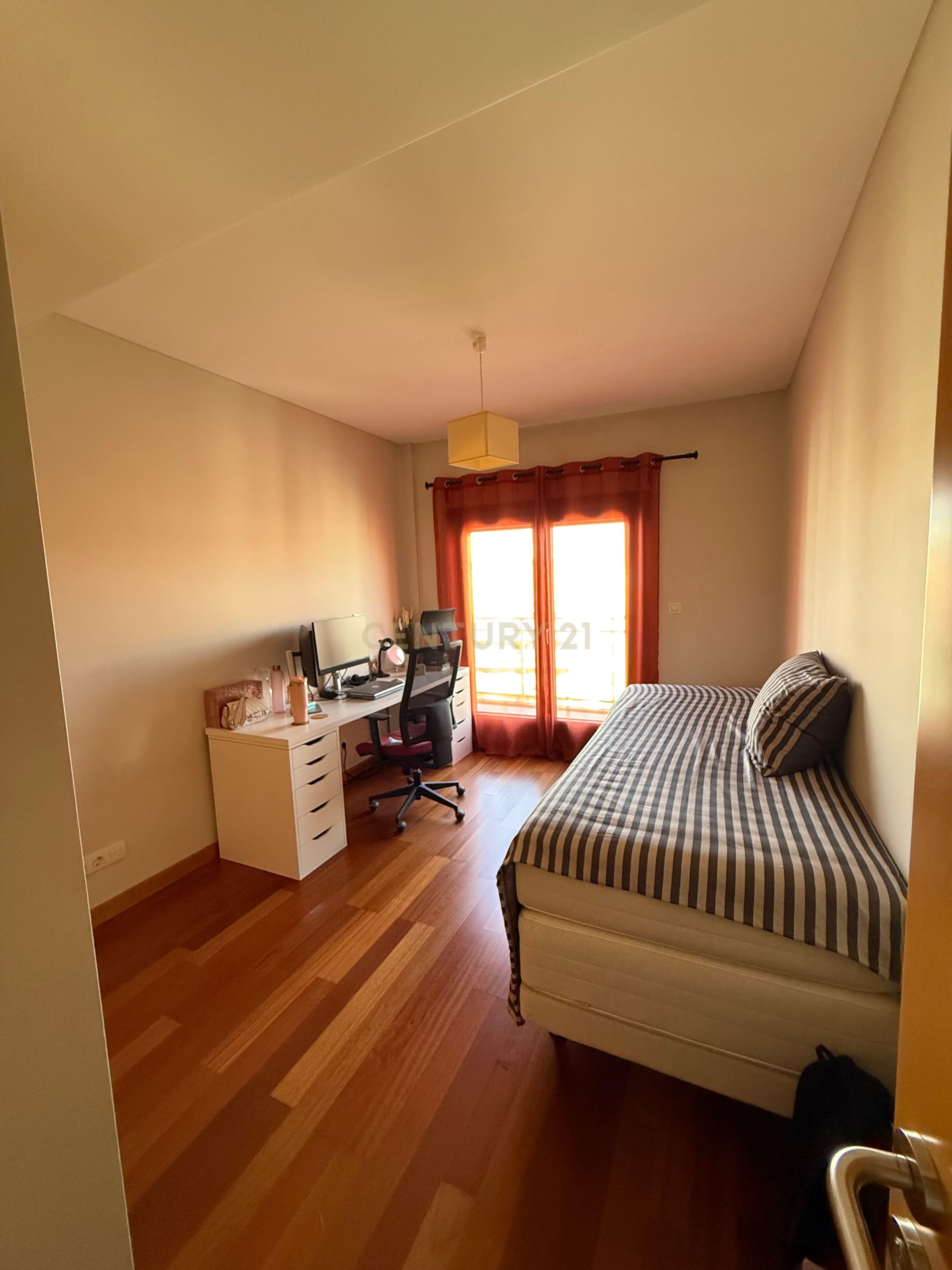 Fotografia 7 de Apartamento T2 Moderno em Odivelas com Vista para a Cidade