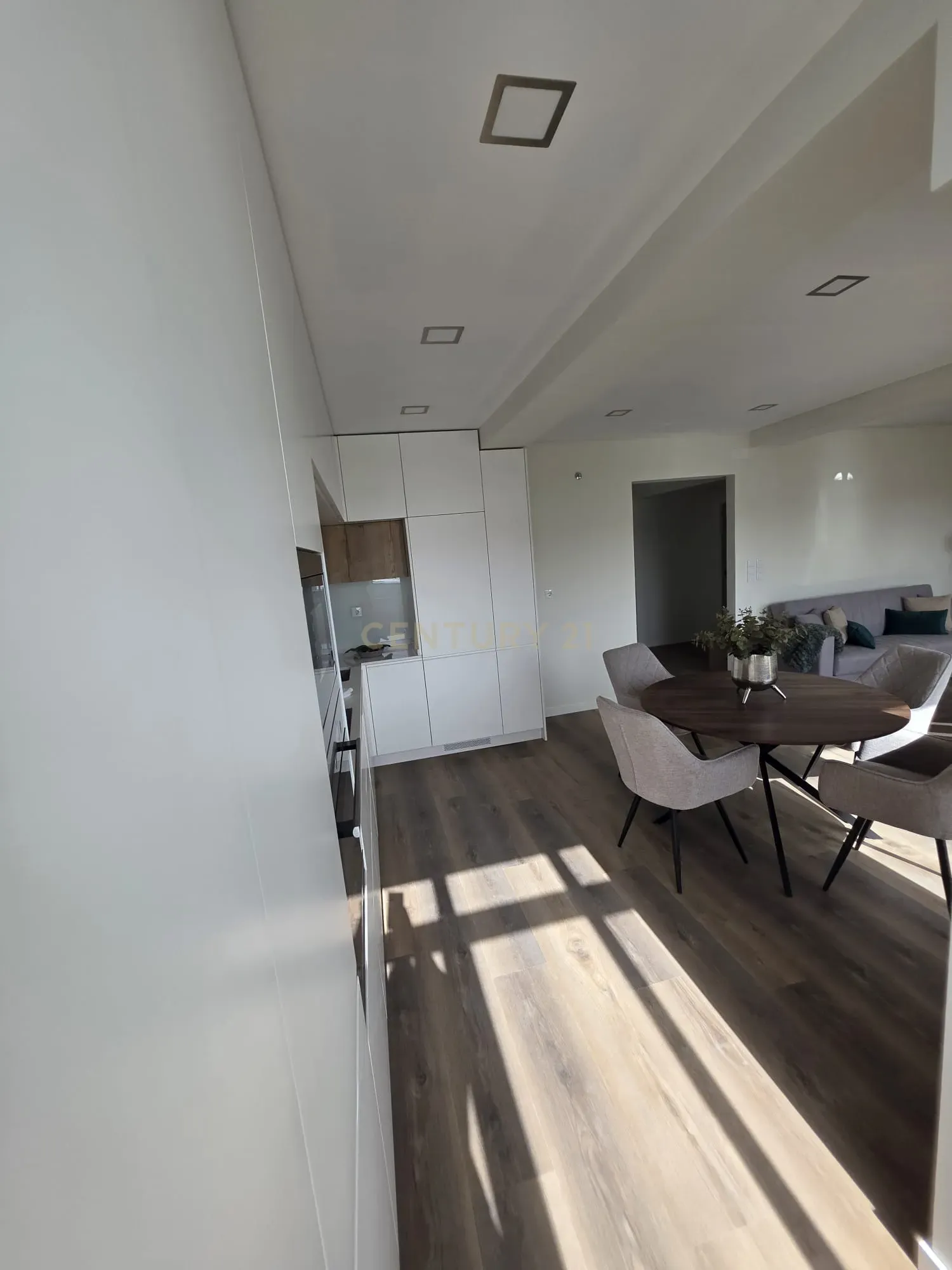 Fotografia 10 de Apartamento T3 Novo em Benfica | varanda aberta | suite | 2 elevadores e 2 Anos de Garantia