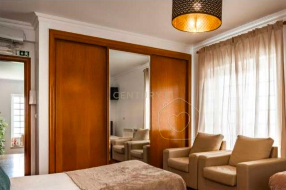 Excelente Oportunidade de Investimento – Moradia transformada em Lar de Idosos em actividade com Rendimento Garantido dentro de um terreno de 3546m2 em Bucelas - Image 9